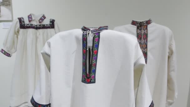 Les chemises nationales de broderie — Video