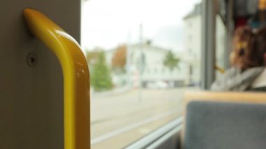 Tramvay penceresinden görünümü