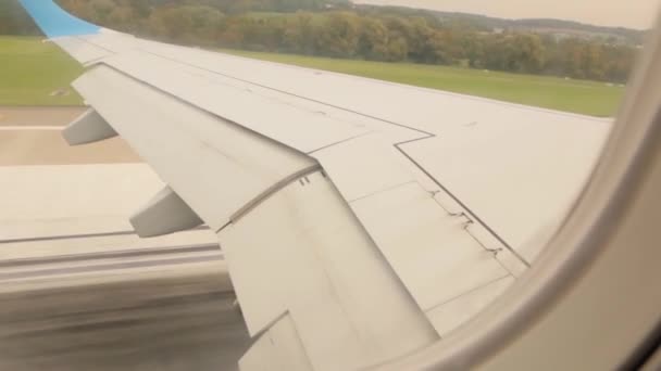 Atterrissage de l'avion par fenêtre — Video