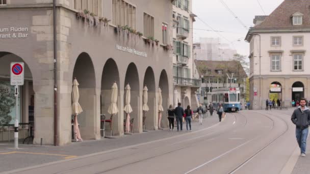 Kentsel ulaşım tramvay taksi — Stok video