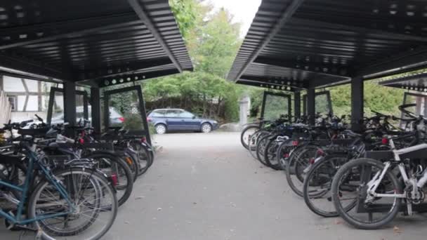 Scuola Biciclette Parcheggio — Video Stock