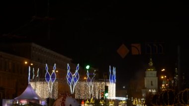 Şehirde Noel ışıkları