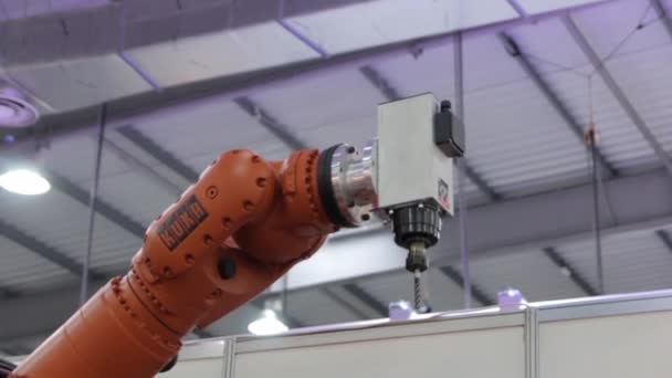 Industrielle Roboterarm-Nahaufnahme — Stockvideo