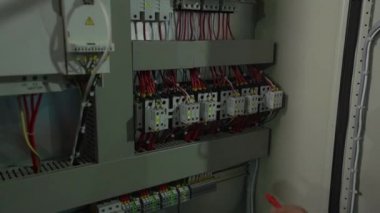 Elektrik kablolarını test