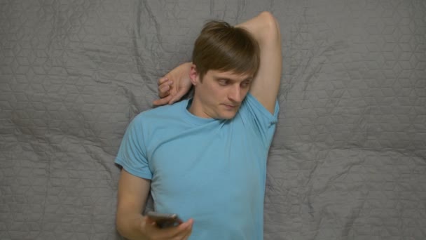 Annoyed Young Man With Phone — Stock Video