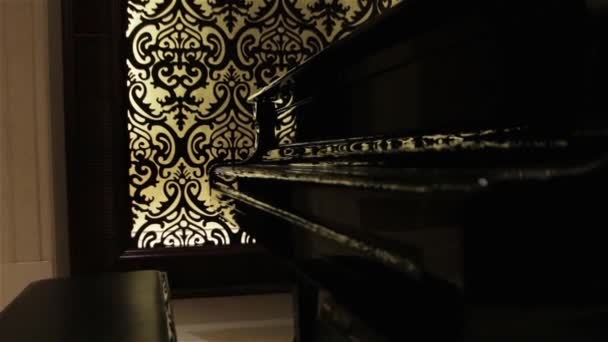 Le Grand Piano Noir — Video