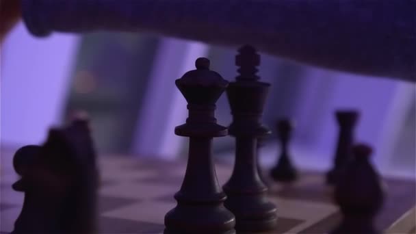 Les échecs sur l'échiquier — Video