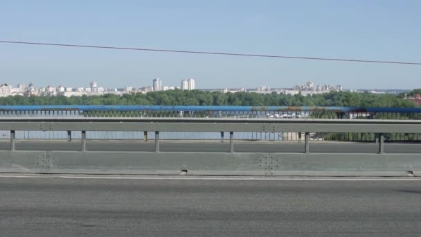 Public Transport On The Bridge — Stock Video