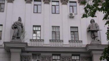 Işçiler Anıtı
