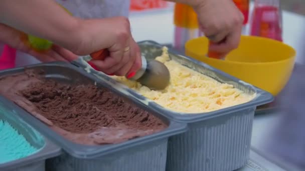 El helado en la tienda — Vídeos de Stock