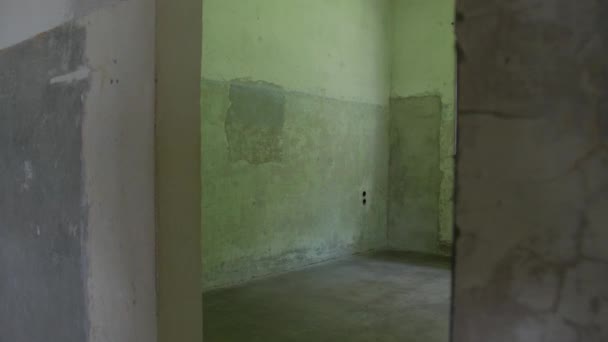 Místnost v koncentračním táboře — Stock video