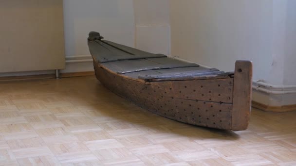老旧的荷莉小船 — 图库视频影像