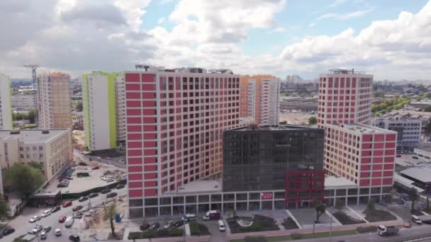 Kolorowe budynki mieszkalne — Wideo stockowe