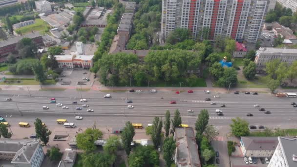 Stadsbild bil trafik antenn — Stockvideo