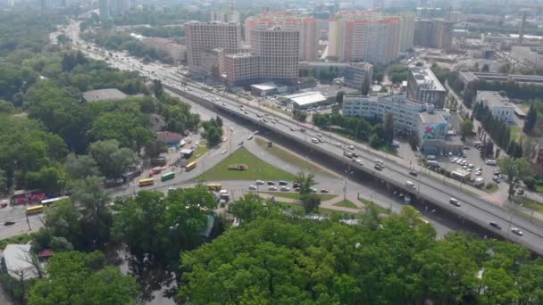 Міст на дорозі — стокове відео