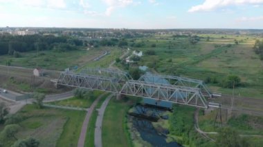 Nehir Demiryolu Köprüsü