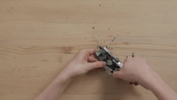 电池的拆卸 — 图库视频影像