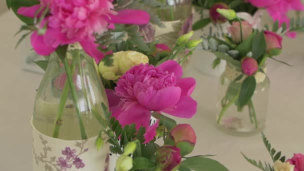 Флористика розовых пионов — стоковое видео