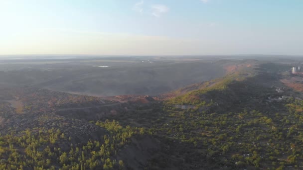 Carrière au coucher du soleil — Video