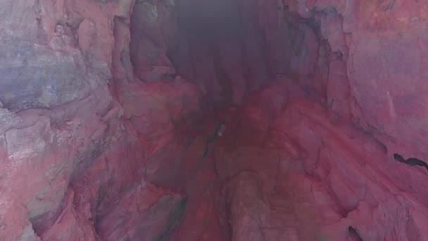 Карстовая пещера — стоковое видео