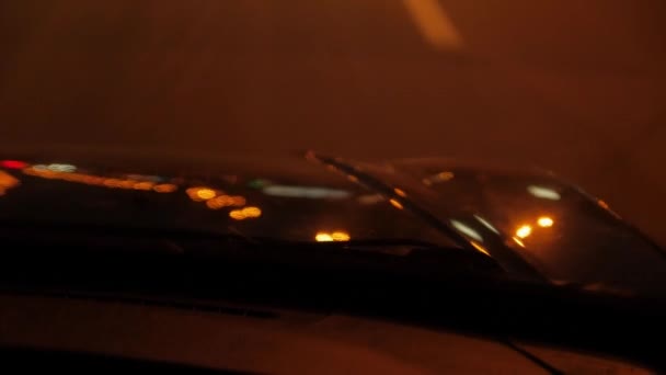 Luz de carretera nocturna Deslumbramiento — Vídeos de Stock