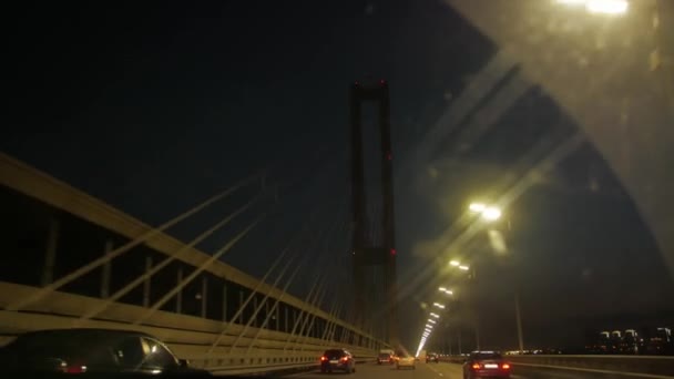 Puente nocturno carretera — Vídeo de stock