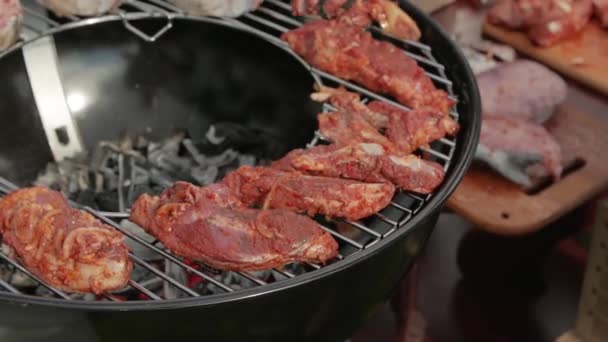 腌肉及烤肉 — 图库视频影像
