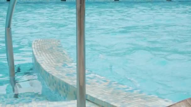 Piscina superficie dell'acqua — Video Stock