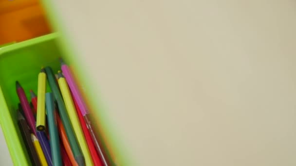 Caixa de lápis coloridos — Vídeo de Stock