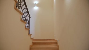 Ahşap Merdiven İçi