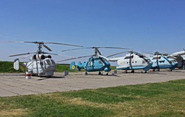 Geçen yüzyılın dört helikopter eski modelleri