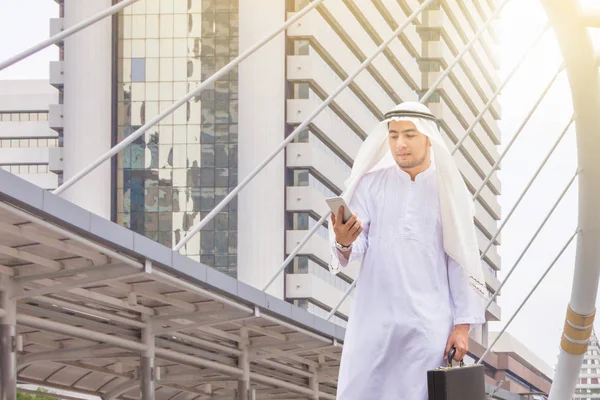 Portrait Smiling Arab Middle Eastern Businessman Using Smartphone City Background — Stock Photo, Image