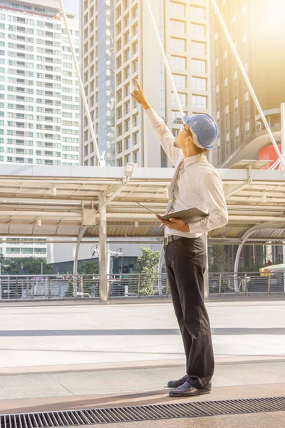 Unternehmenserfolg und Glückskonzept, Porträt des Architekten — Stockfoto