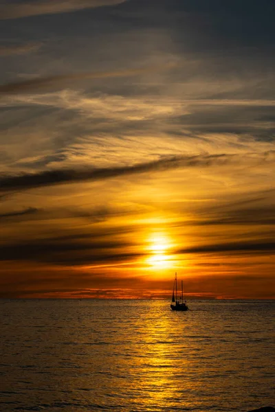 Selective focus. beautiful evening sky — Stock Photo, Image