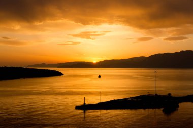 Agios Nikolaos gün batımı 