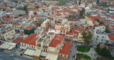 Yunan kenti Aegina, Aegina limanı, Yunanistan 'ın havadan görünüşü