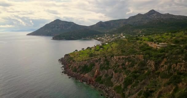 Vista Aérea Del Pueblo Portes Isla Griega Aegina Golfo Sarónico — Vídeo de stock