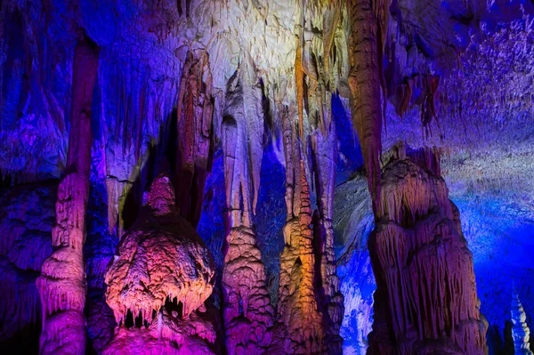 Πολύχρωμο Φωτισμό Του Σπηλιές Της Postojna Postojna Σλοβενία — Φωτογραφία Αρχείου