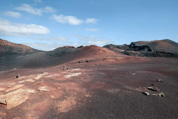 Timanfaya 国家公园 兰萨罗特 加那利群岛的独特的火山景观 自然背景 红色和黑色火山山脉 — 图库照片