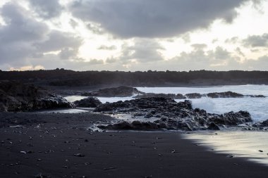 Siyah kum plaj Lanzarote günbatımı, Kanarya Adaları, İspanya