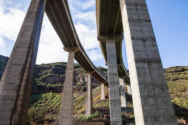 Alt görünümü modern yapısı köprü tasarım adasında Gran Canaria, İspanya