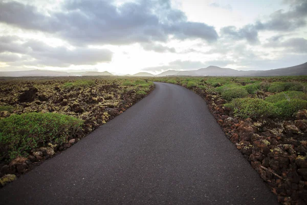 Carretera Vacía Paisaje Único Lanzarote Fondo Viaje — Foto de Stock