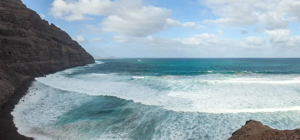 Piękny Ocean Panorama Playa Orzola Lanzarote Wyspy Kanaryjskie Hiszpania Cel — Zdjęcie stockowe