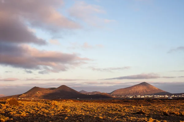 Zachód Słońca Nad Niepowtarzalny Krajobraz Wyspy Lanzarote Tle Natura — Zdjęcie stockowe