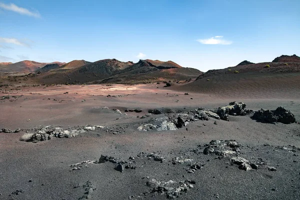 Timanfaya 国家公园 兰萨罗特 加那利群岛的独特的火山景观 自然背景 红色和黑色火山山脉 — 图库照片