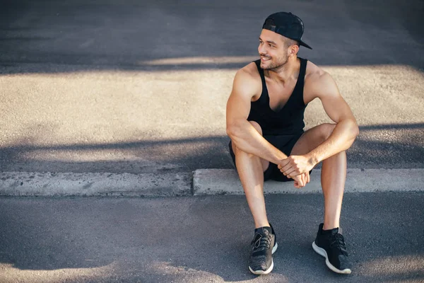 Hadsome Sporty Man Relax Sitting Street Copy Space — Stock Photo, Image