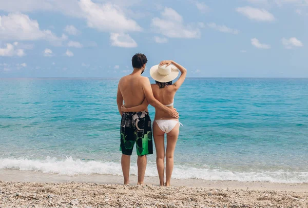 Pareja Feliz Enamorada Vacaciones Verano Playa Mar Concepto Vacaciones — Foto de Stock