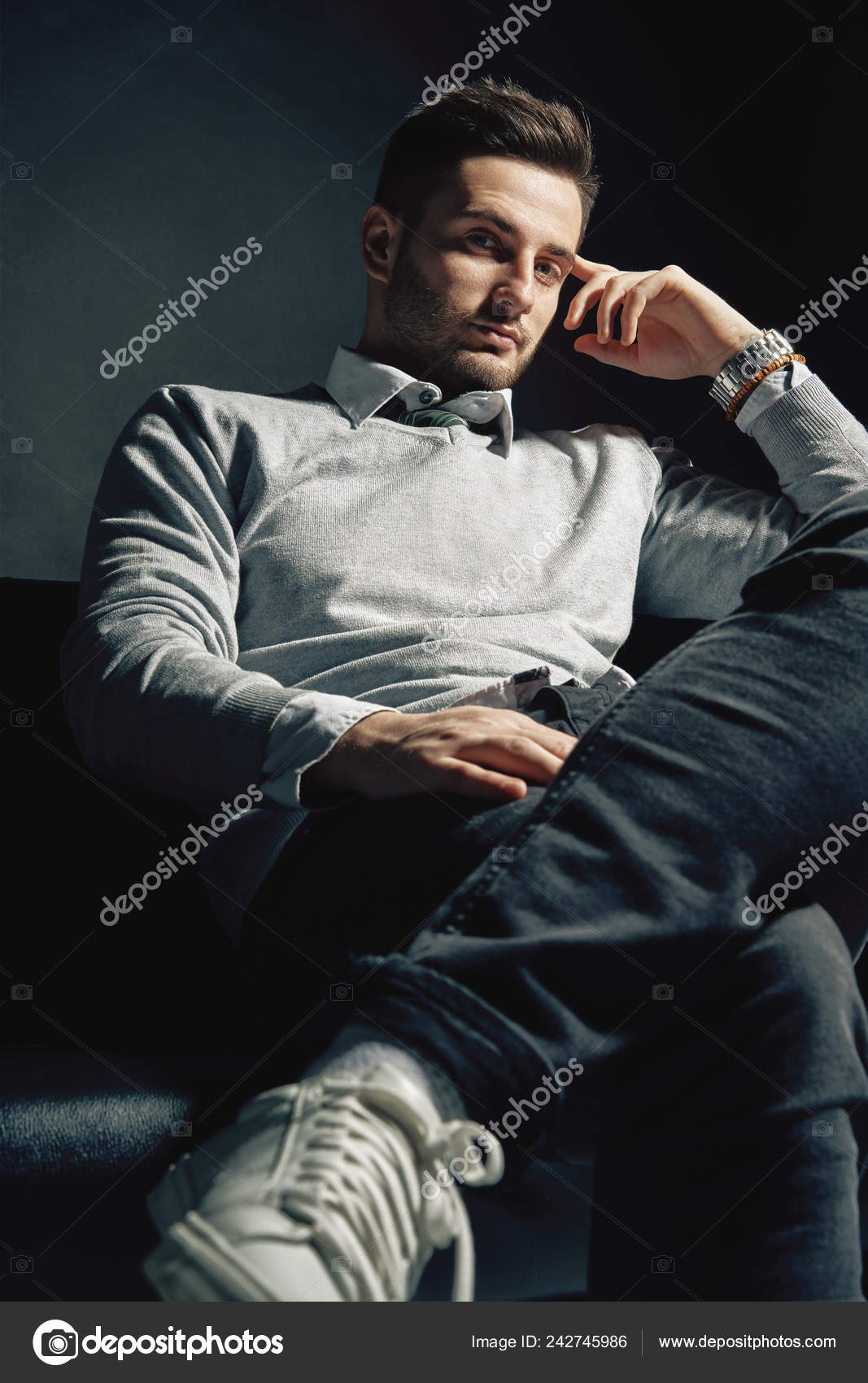 Man Thinker Pose 3d Model Man Stock Vector (Royalty Free) 552487468 |  Shutterstock