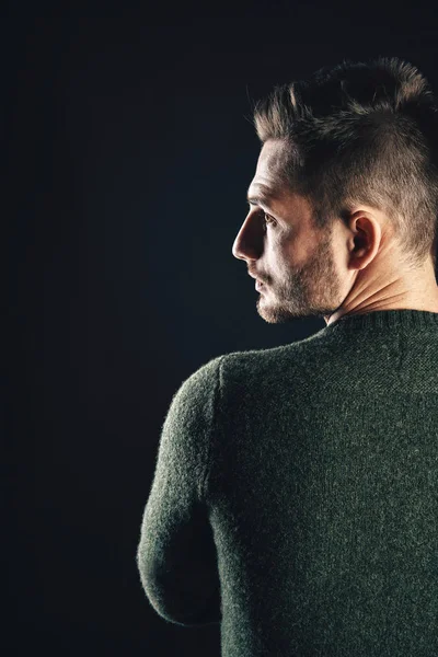 Back View Handsome Man Dark Background Face Profile Portrait — Stock Photo, Image