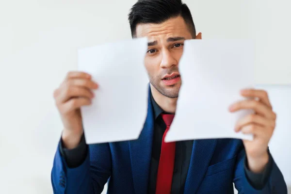 Enttäuschung Geschäftsmann Mit Zerrissenem Vertrag Geschäftsversager Konzept — Stockfoto